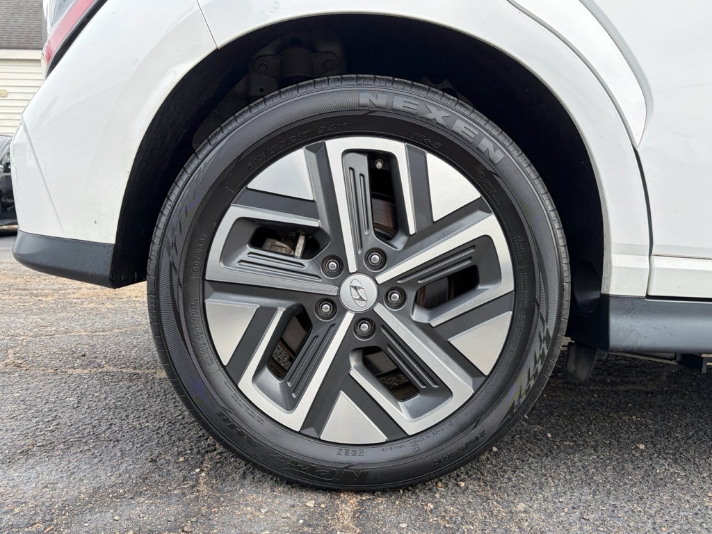 Used 2023 Hyundai Kona Limited image 36