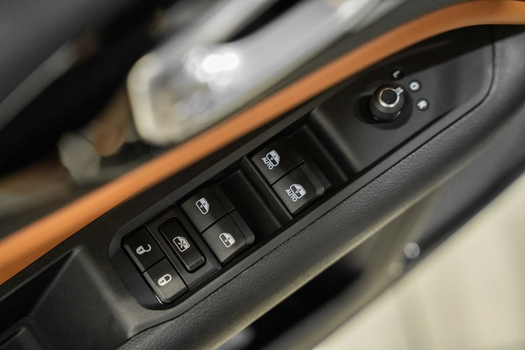 Certified 2025 Jeep Compass Limited AWD/4WD image 39