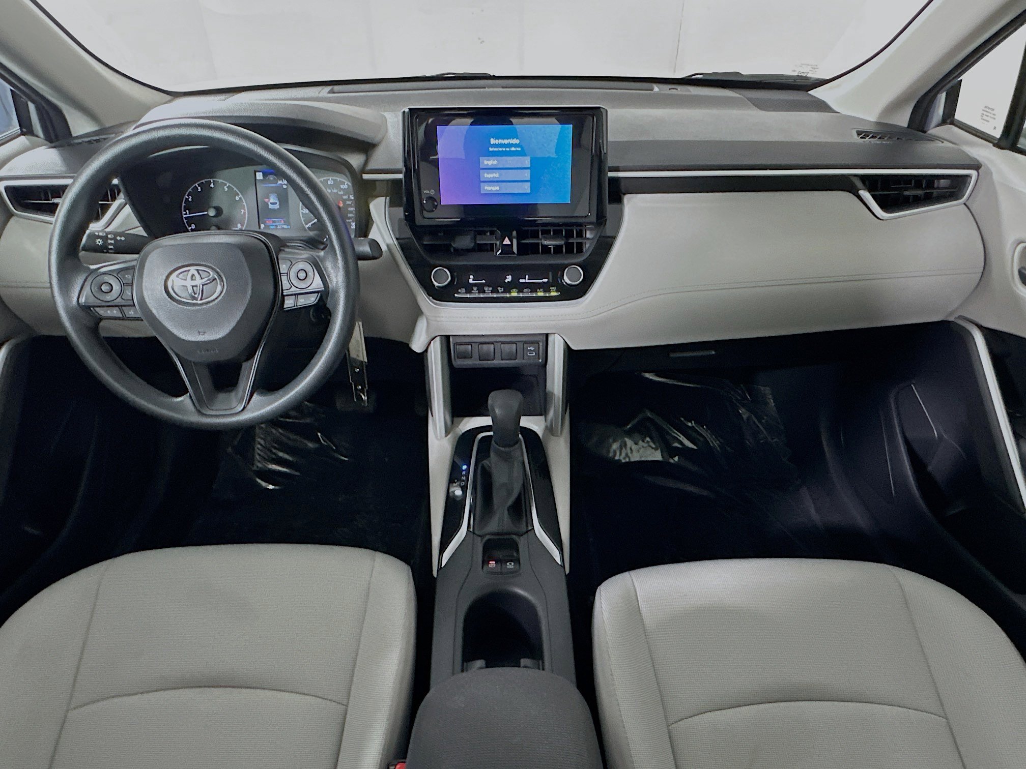 Used 2024 Toyota Corolla Cross L image 26