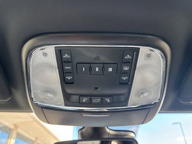 Used 2021 Jeep Grand Cherokee Trailhawk w/ Trailhawk Luxury Group image 18