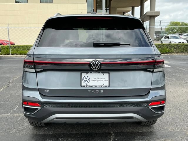 New 2026 Volkswagen Taos SE FWD image 4