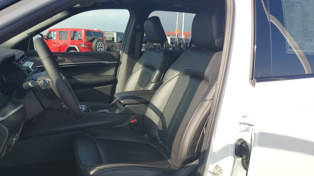 New 2025 Jeep Grand Cherokee Limited image 19