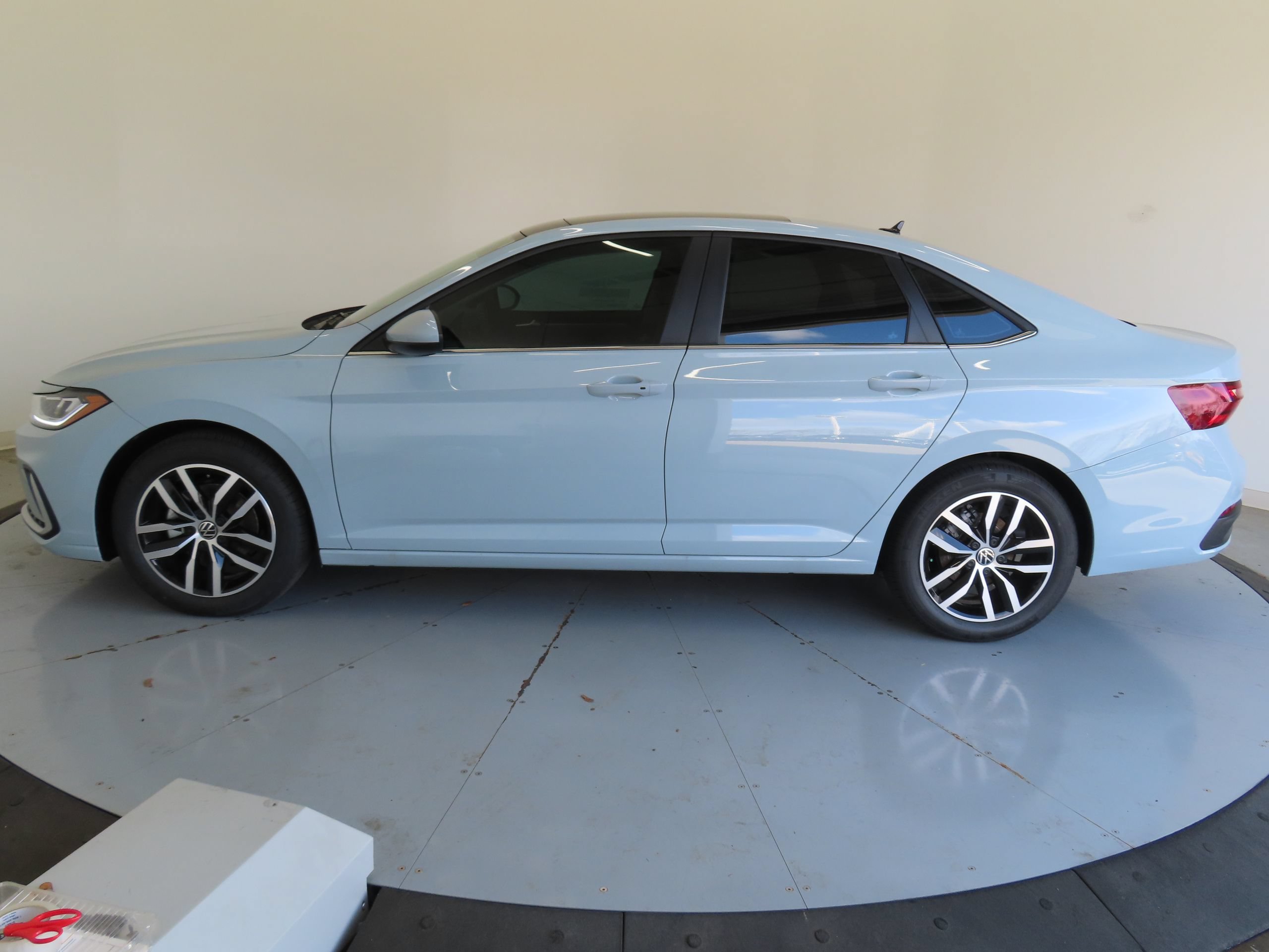 New 2026 Volkswagen Jetta SE FWD image 7