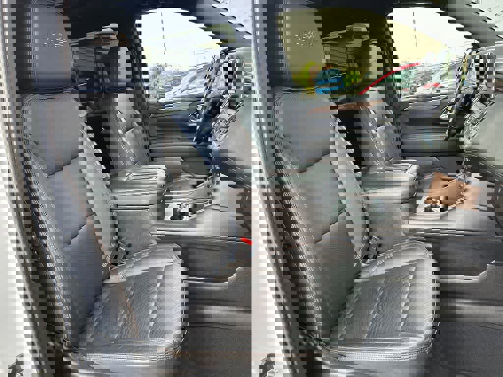 Used 2021 Chevrolet Suburban High Country AWD/4WD image 15