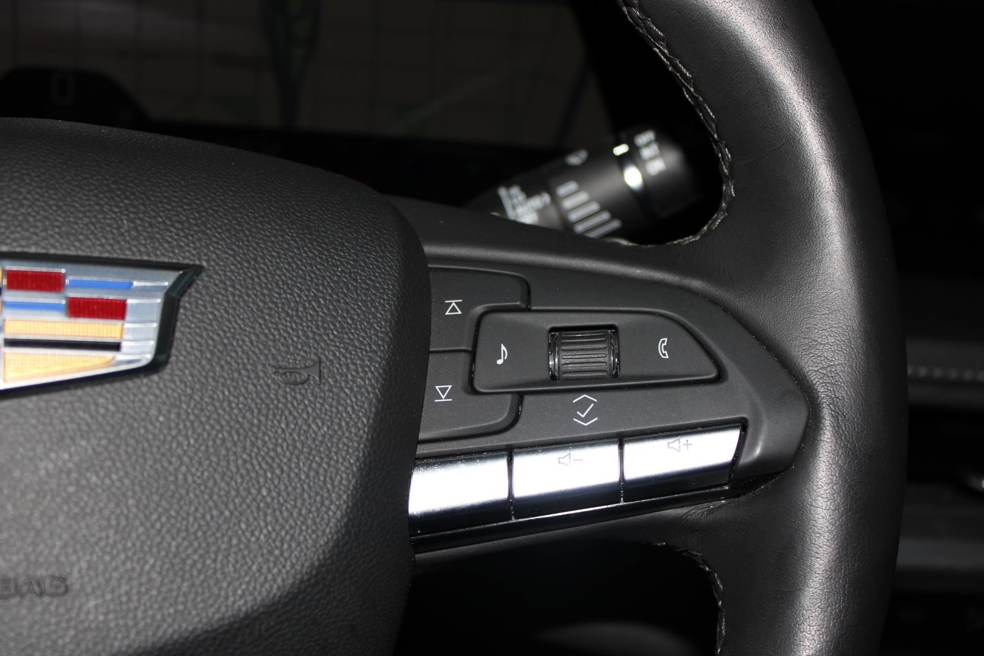 Used 2024 Cadillac XT4 Premium Luxury FWD image 36