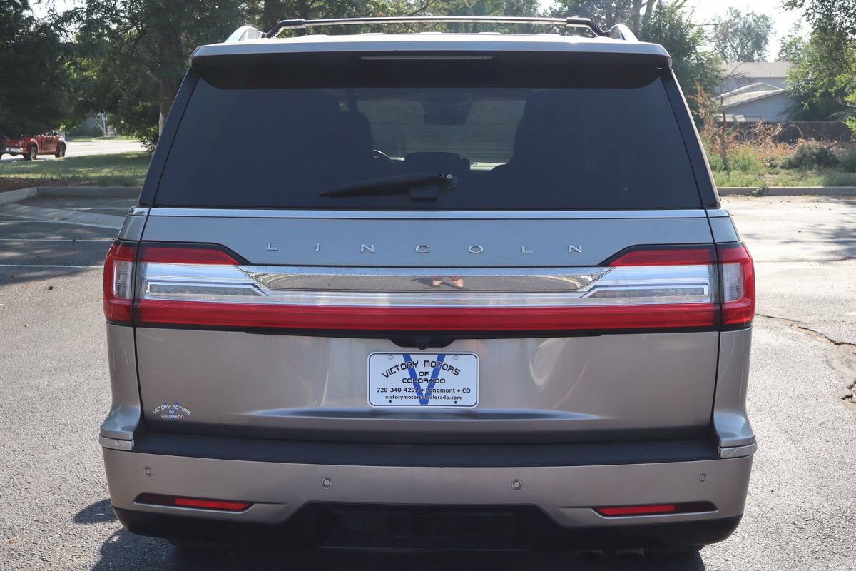 Used 2018 Lincoln Navigator Reserve w/ Technology Package AWD/4WD image 6