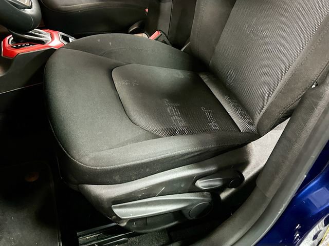 Used 2017 Jeep Renegade Latitude image 20