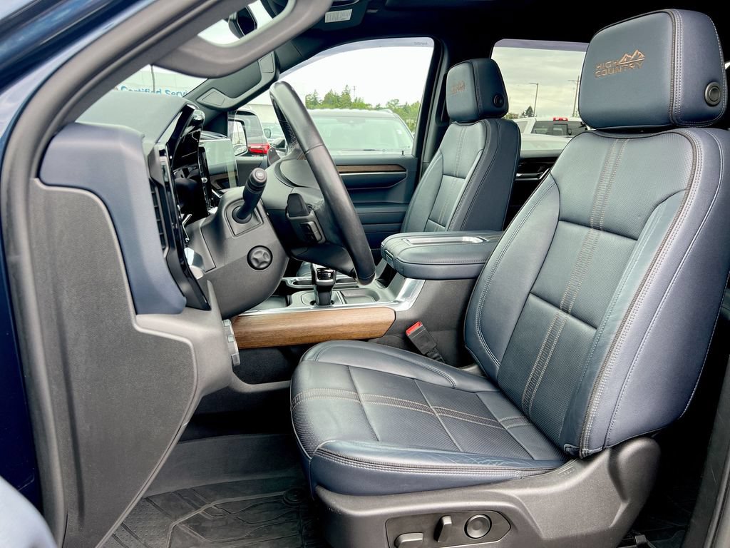 Used 2022 Chevrolet Silverado 1500 High Country w/ High Country Premium Package AWD/4WD image 17