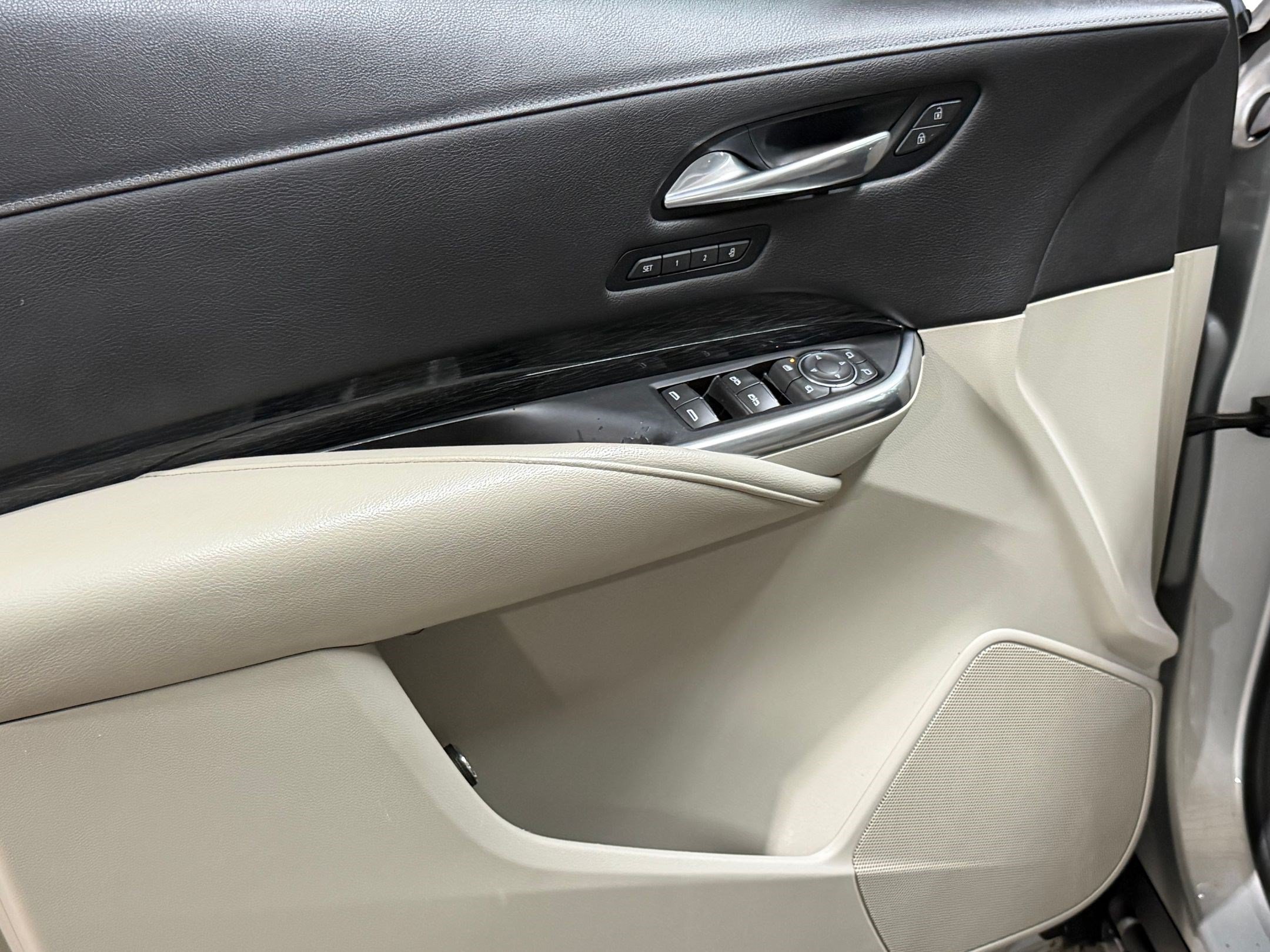 Used 2021 Cadillac XT4 Premium Luxury FWD image 10