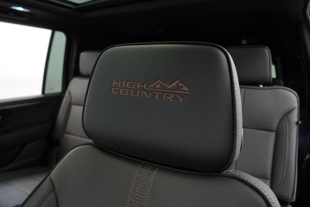 New 2026 Chevrolet Suburban High Country AWD/4WD image 15