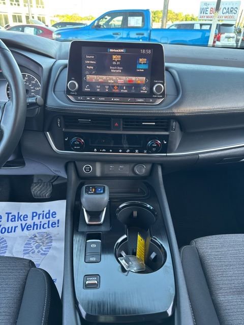 Used 2021 Nissan Rogue S FWD image 11