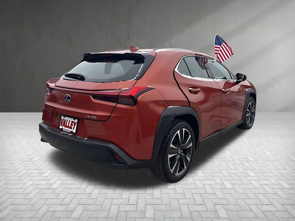 Used 2019 Lexus UX 200 image 7