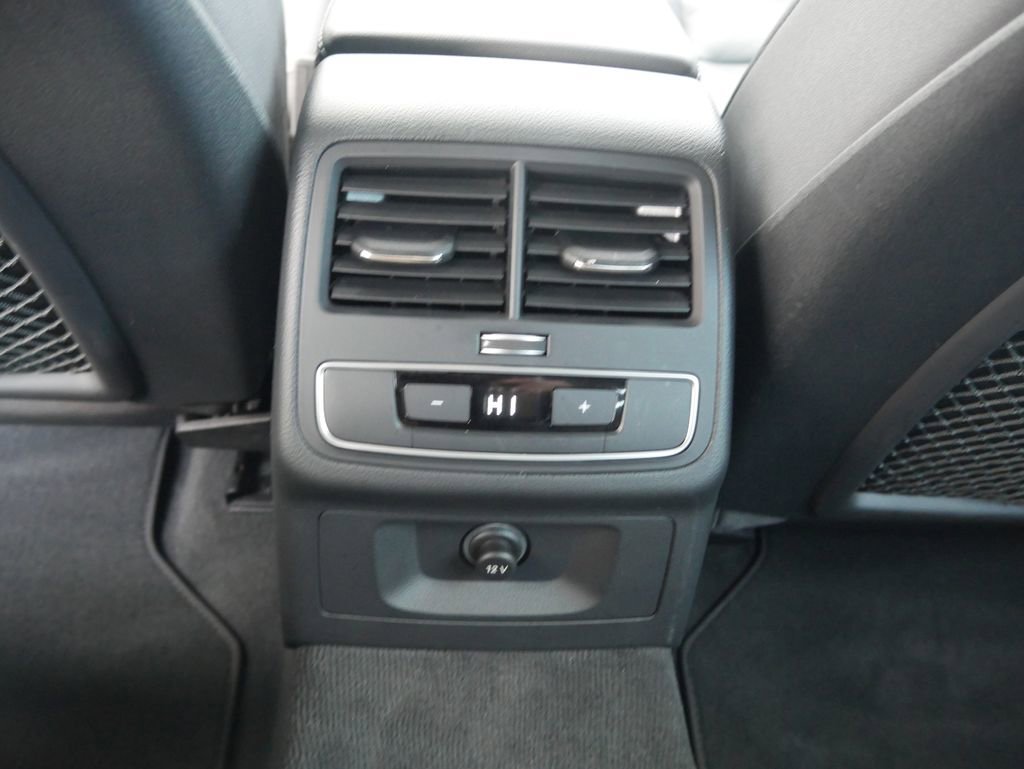 Used 2023 Audi A4 2.0T Premium w/ Convenience Package image 40