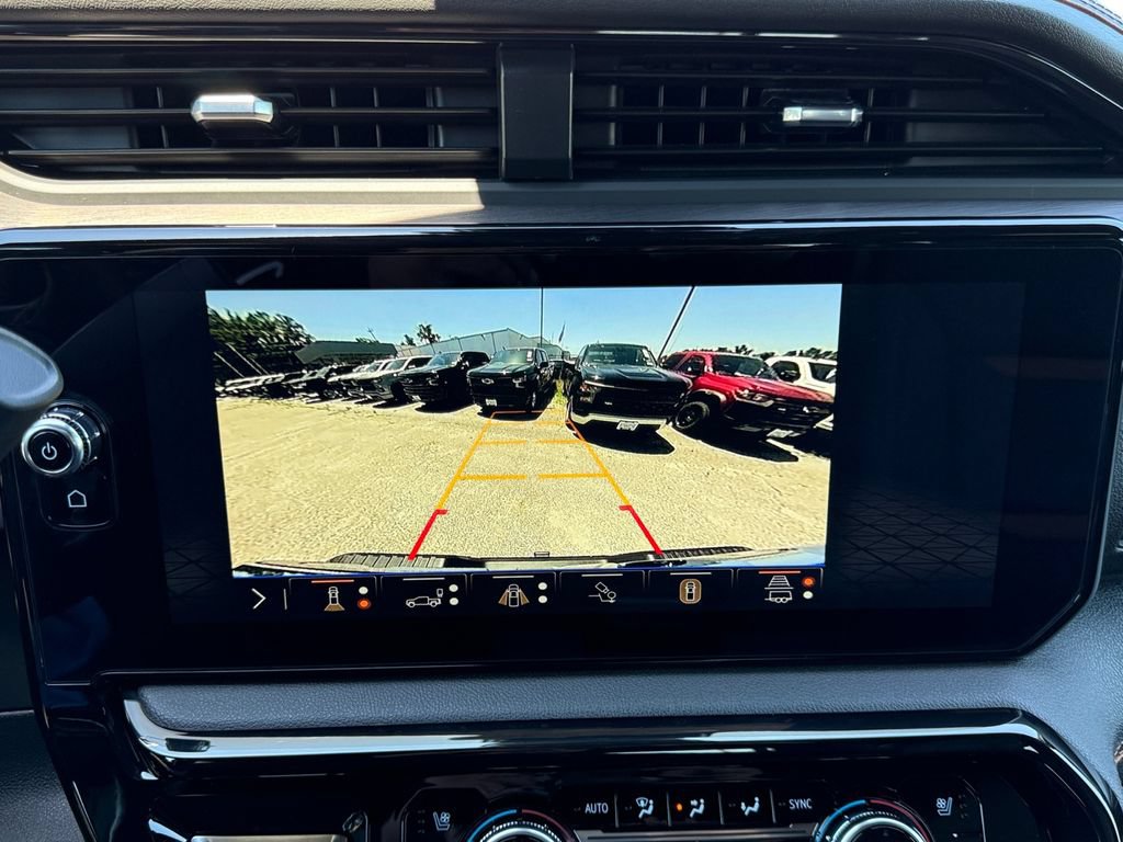 Used 2025 GMC Sierra 2500 AT4 w/ AT4 Premium Plus Package AWD/4WD image 15