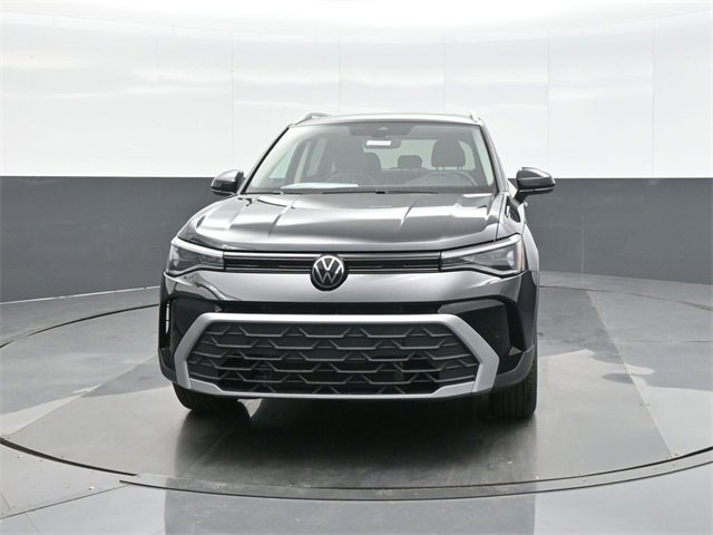 New 2026 Volkswagen Taos SE image 2