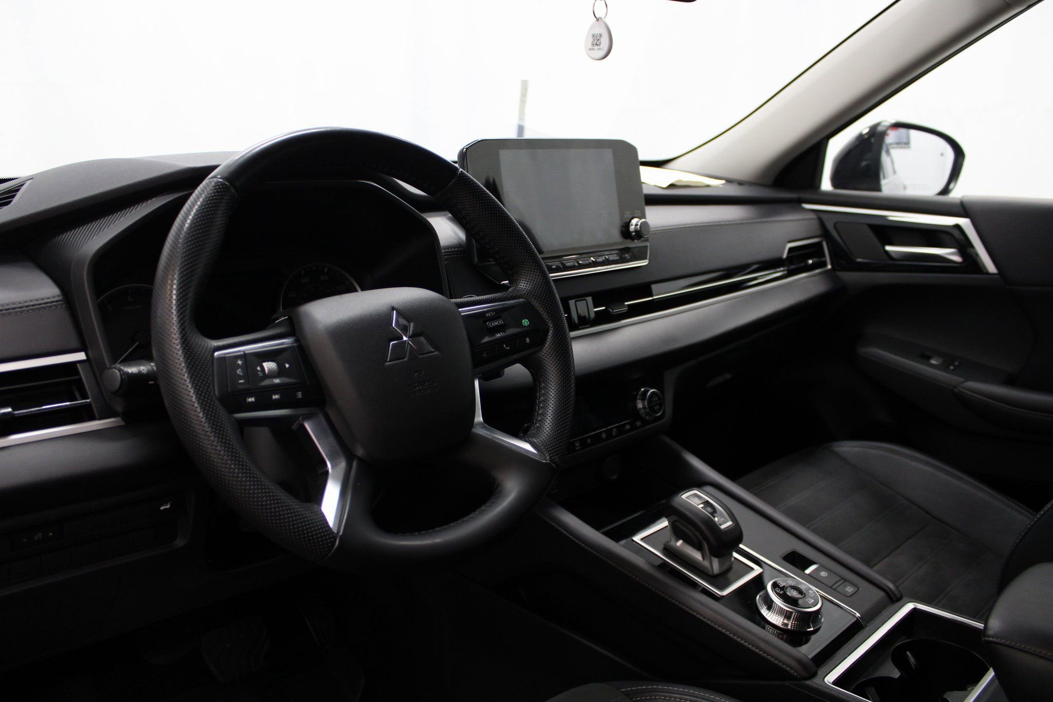 Used 2023 Mitsubishi Outlander SE image 14