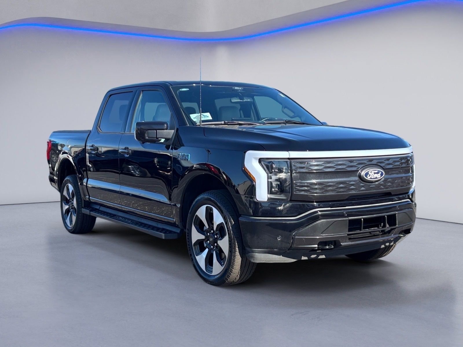 Used 2025 Ford F150 Lightning Platinum image 8