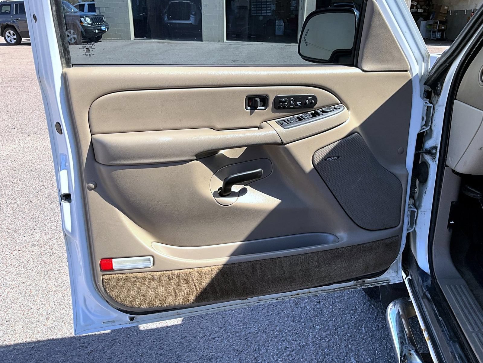 Used 2005 Chevrolet Avalanche Z71 w/ Sun And Sound Package AWD/4WD image 10