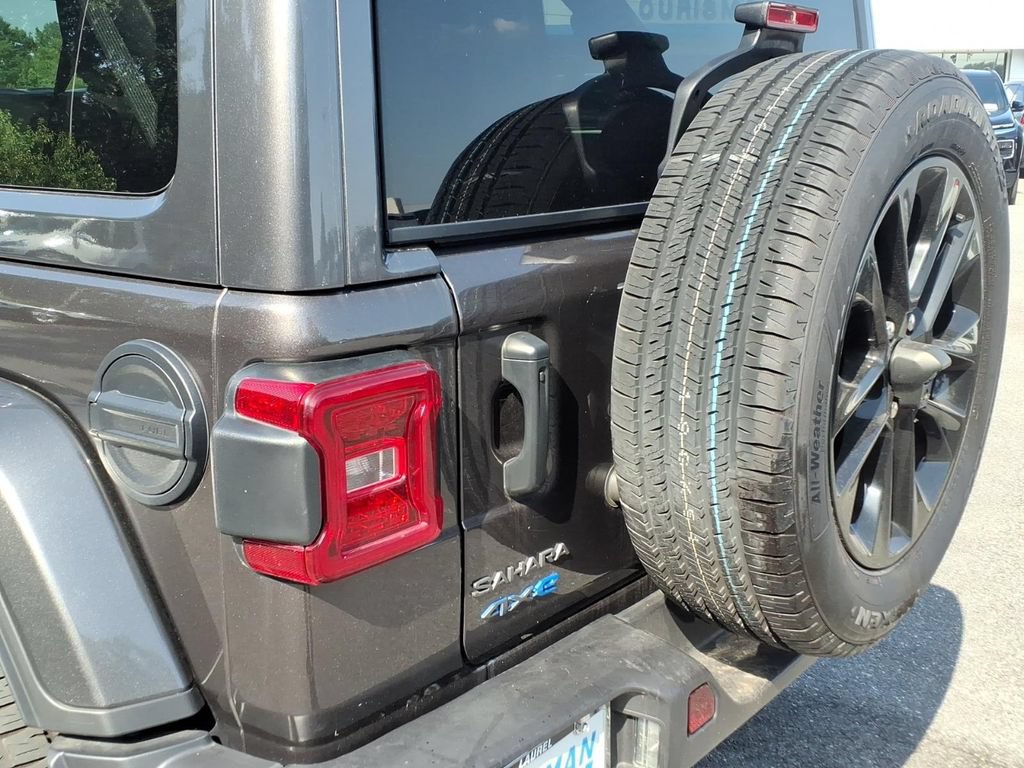 Used 2025 Jeep Wrangler Unlimited Sahara AWD/4WD image 8