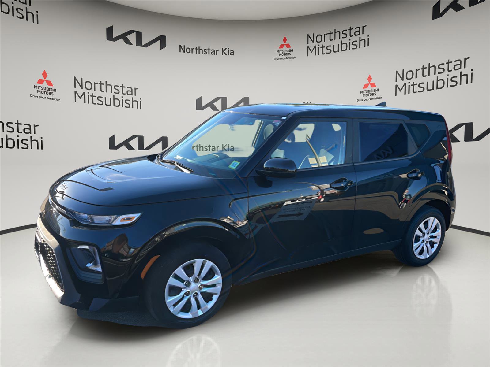 Used 2022 Kia Soul LX FWD image 1