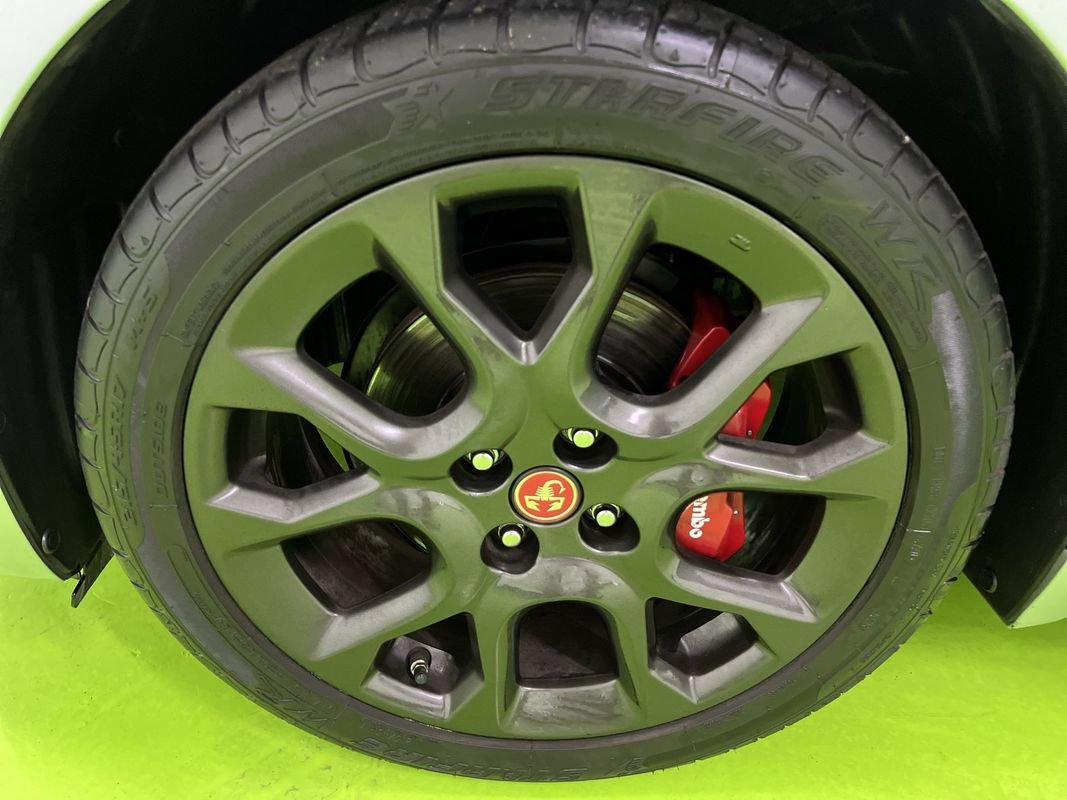 Used 2018 FIAT 124 Spider Abarth w/ Convenience Group RWD image 16