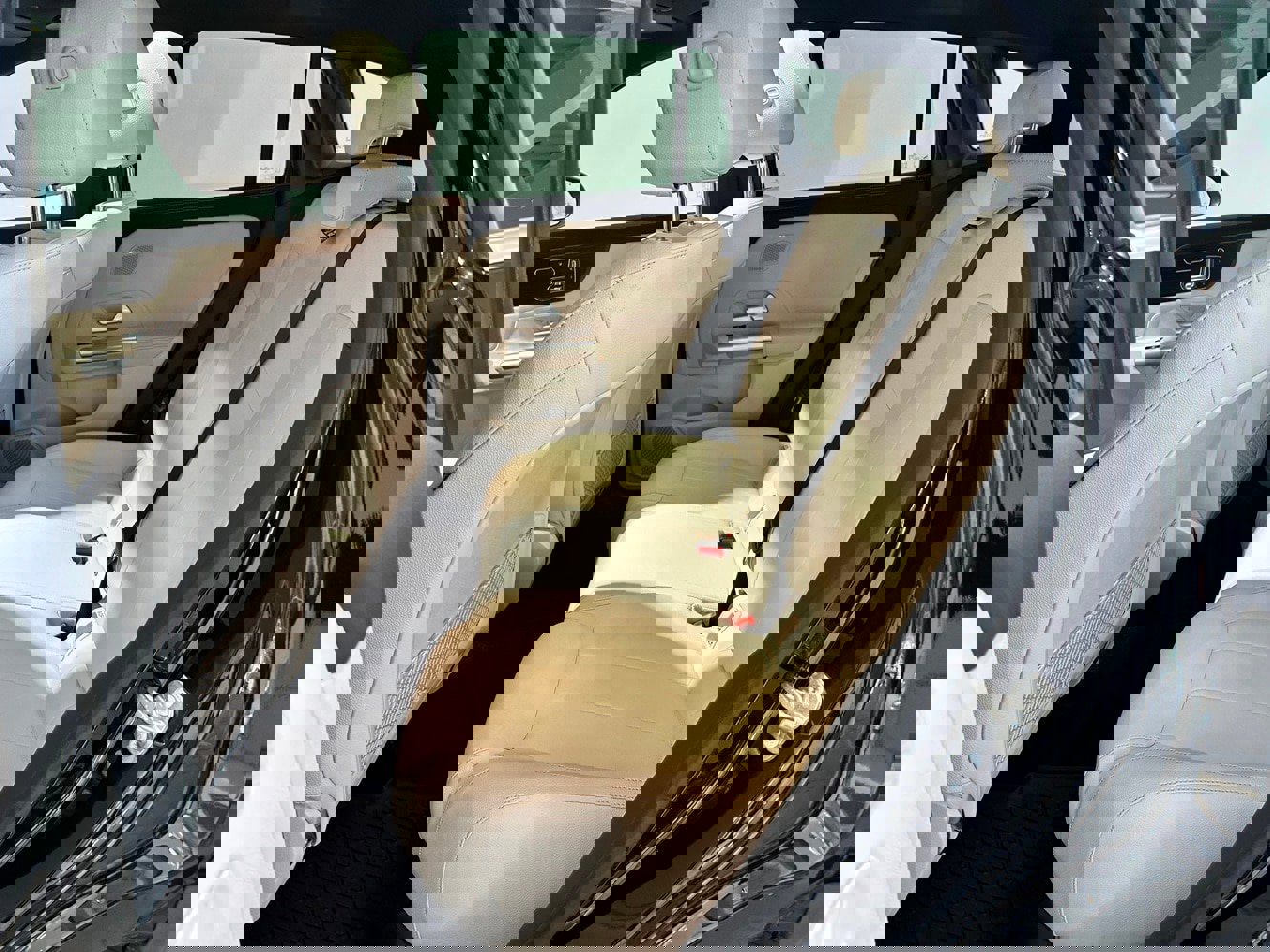 Certified 2025 Mercedes-Benz GLA 250 4MATIC w/ Exclusive Package image 30