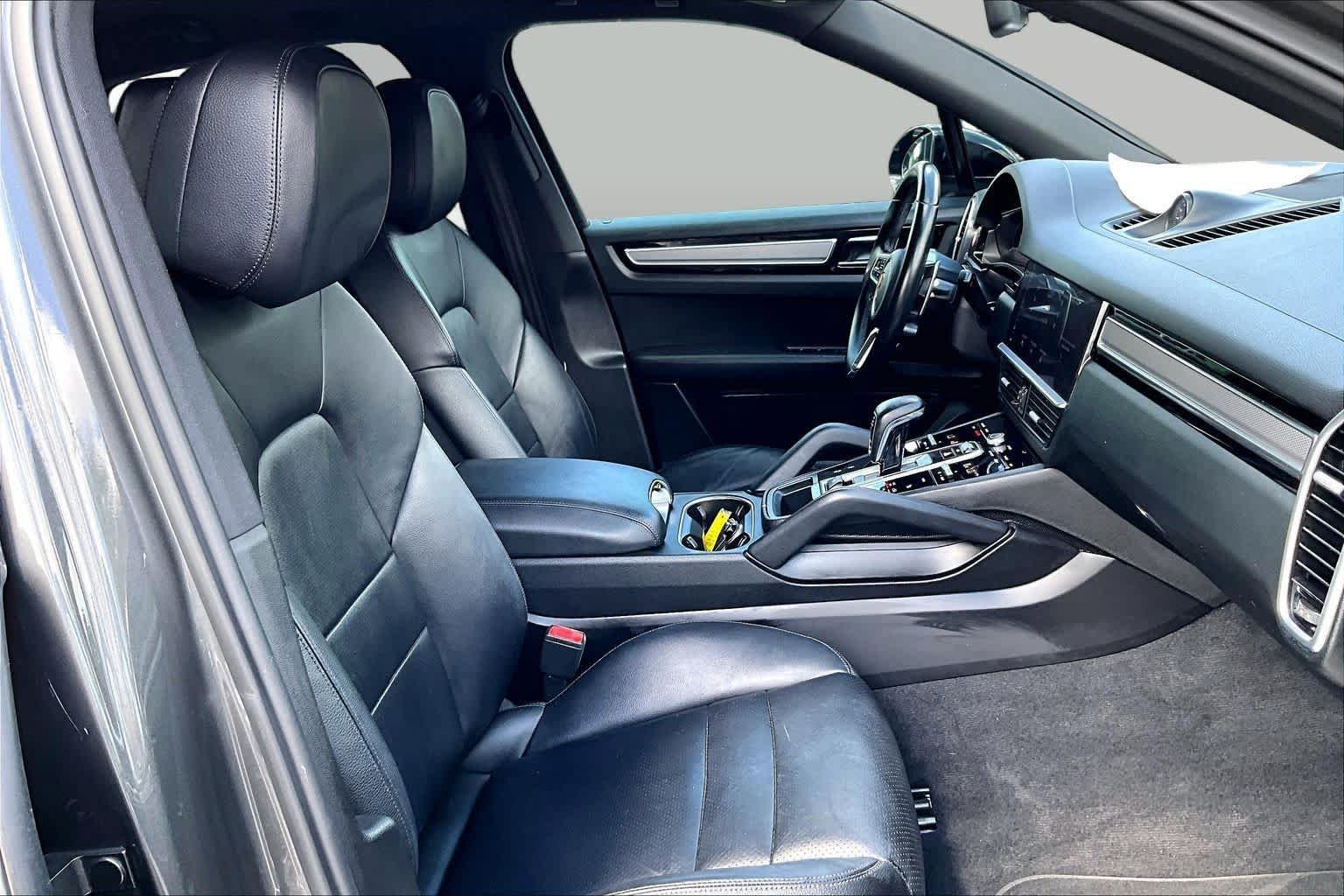 Used 2020 Porsche Cayenne AWD/4WD image 9