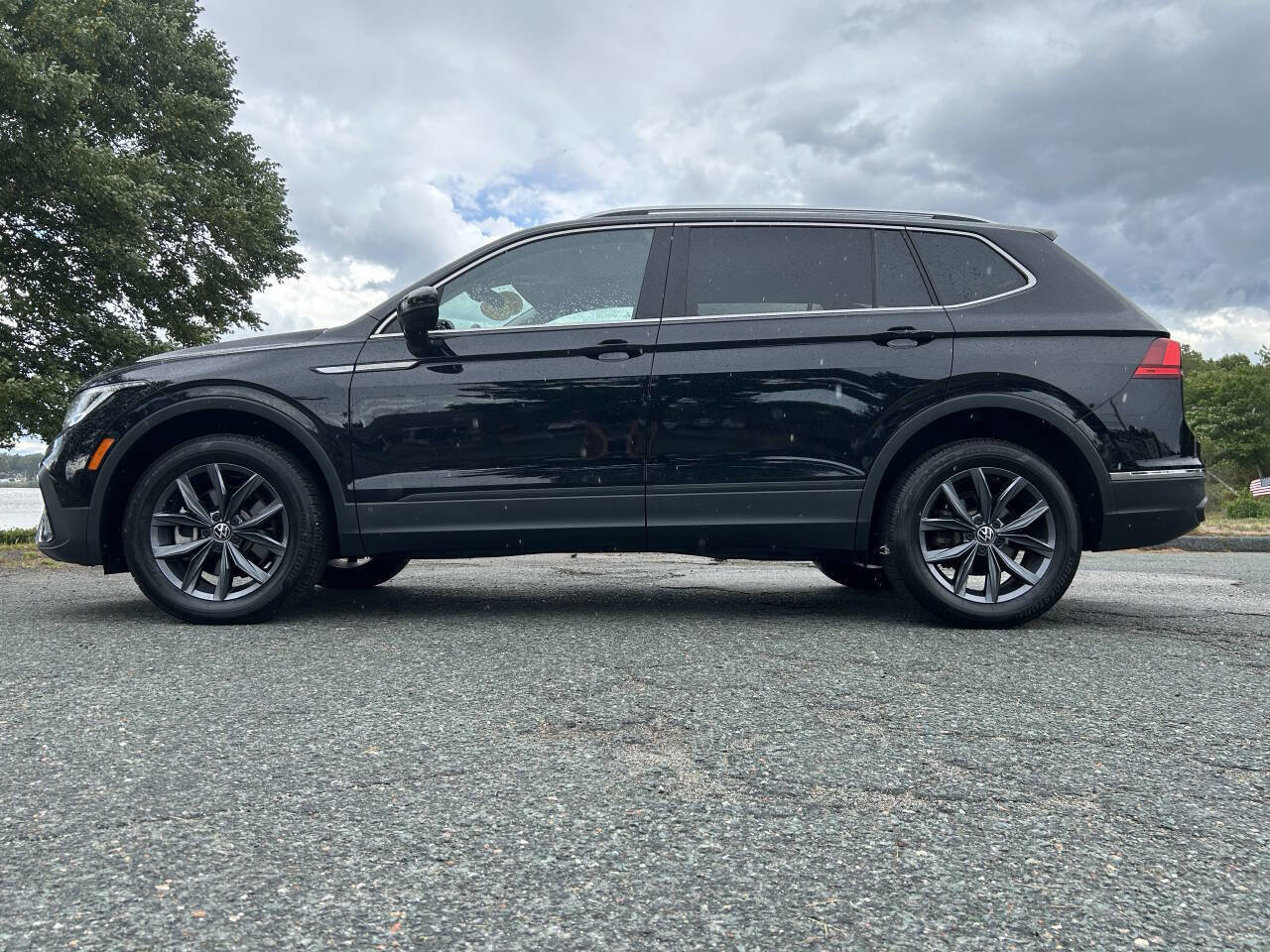 Used 2022 Volkswagen Tiguan SE image 6