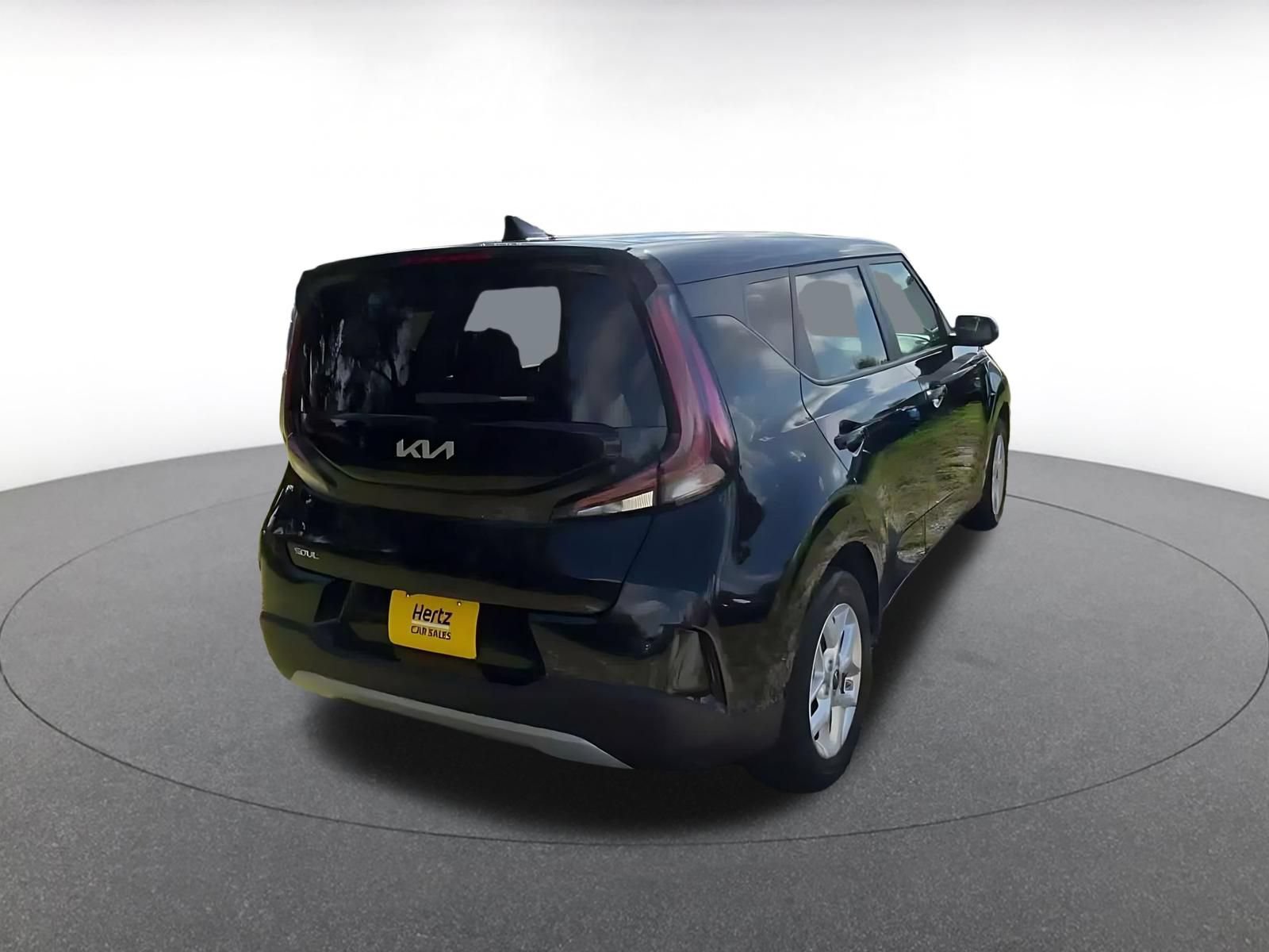 Used 2025 Kia Soul LX w/ LX Technology Package FWD image 13