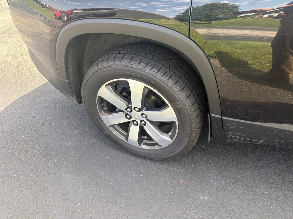Used 2020 Chevrolet Traverse LT w/ LT Premium Package AWD/4WD image 4