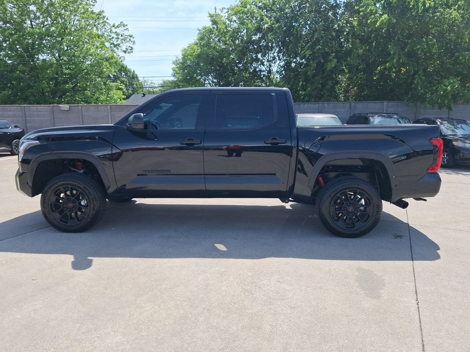 Used 2025 Toyota Tundra SR5 AWD/4WD image 3