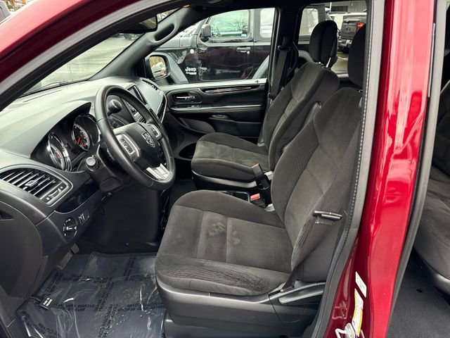Used 2018 Dodge Grand Caravan SE image 17