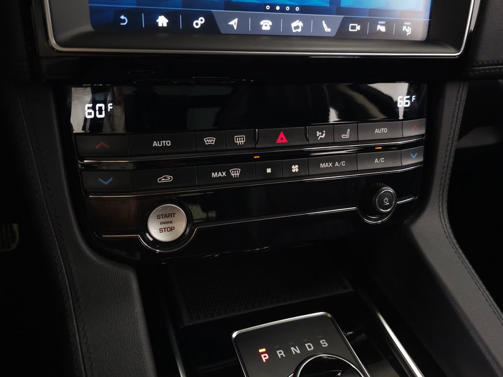 Used 2019 Jaguar F-PACE Portfolio AWD/4WD image 35