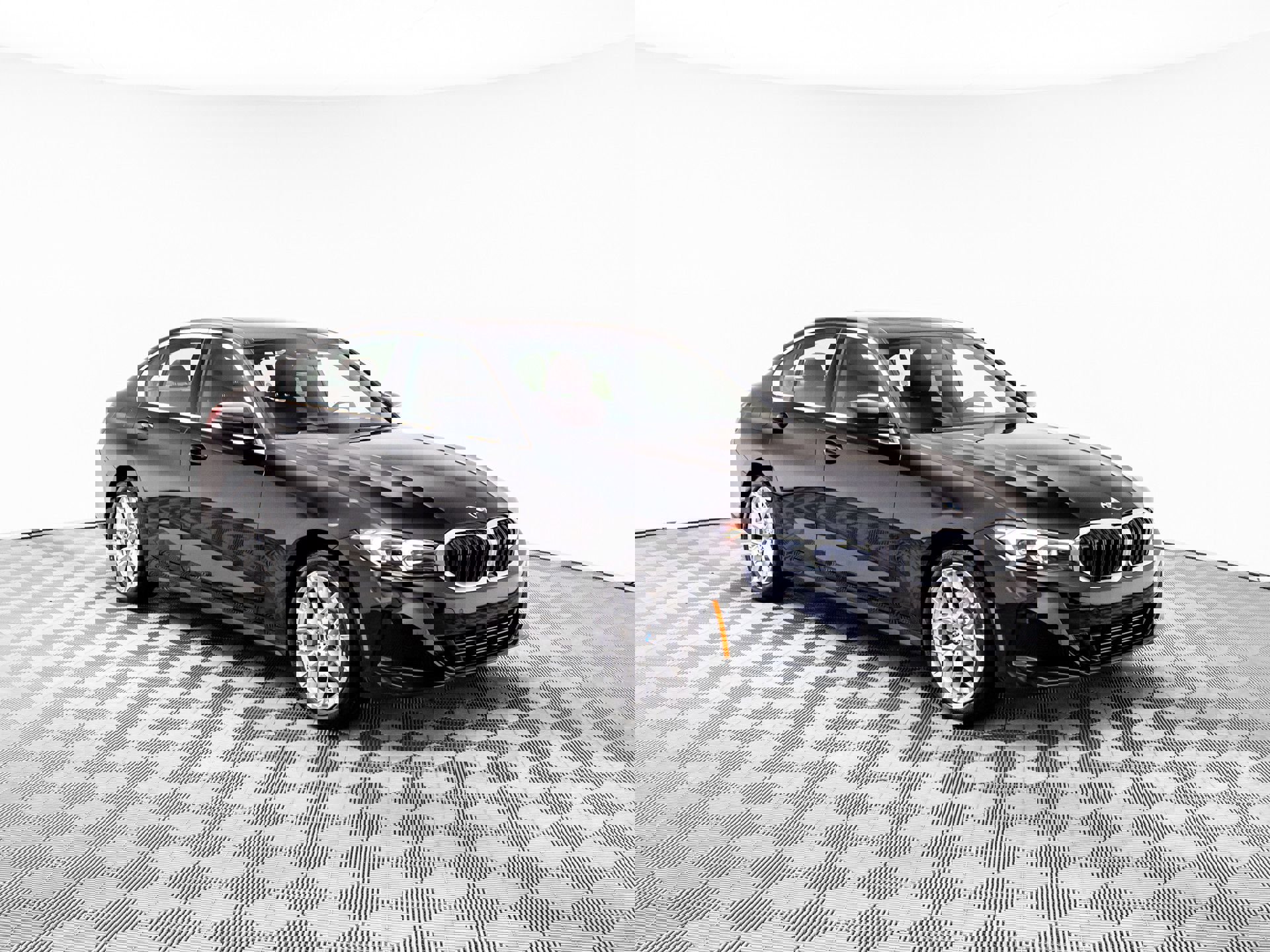 New 2025 BMW 330i xDrive Sedan w/ Convenience Package AWD/4WD image 8