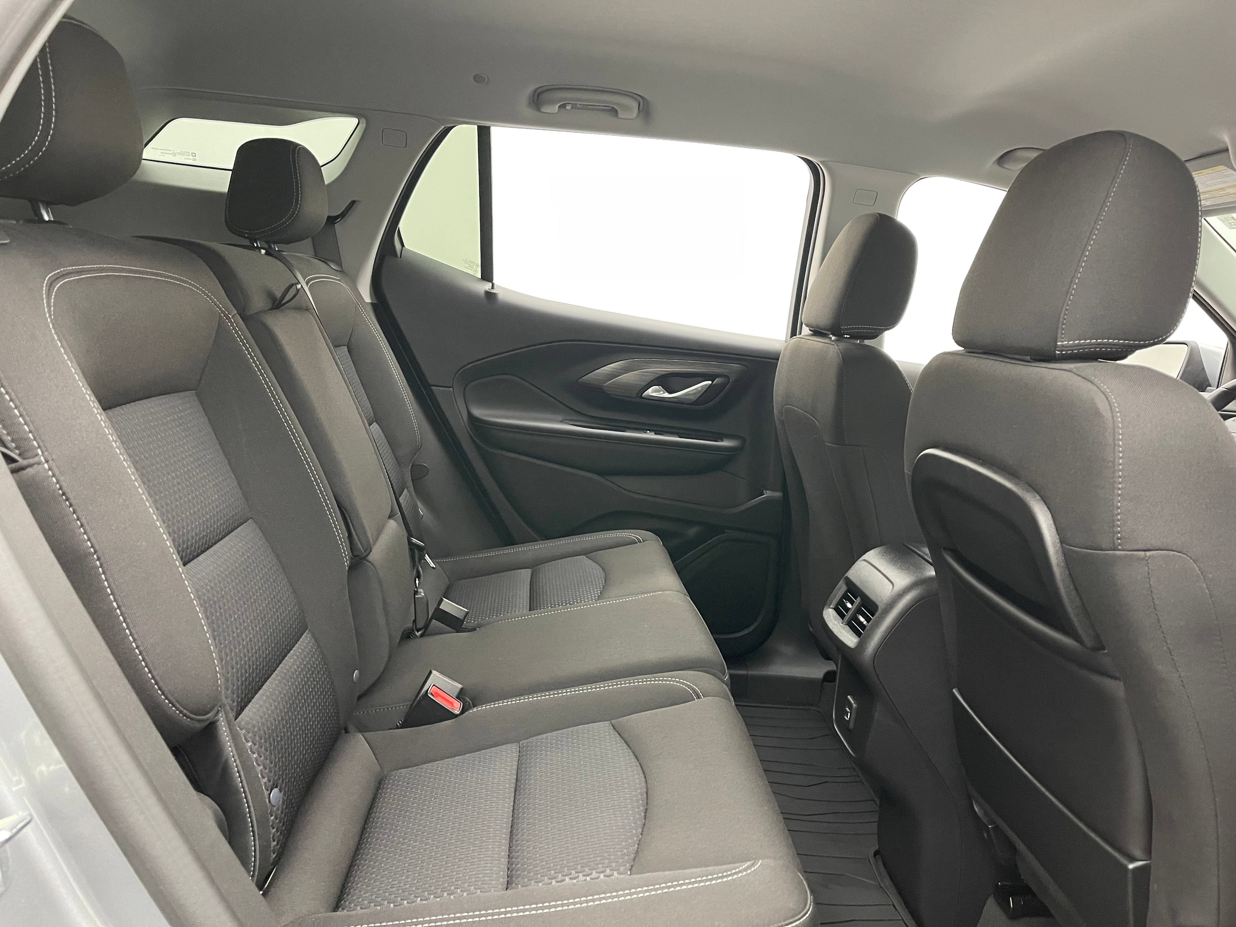 Used 2024 GMC Terrain SLE w/ Driver Convenience Package FWD image 33
