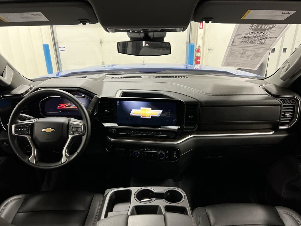 Used 2025 Chevrolet Silverado 1500 LT AWD/4WD image 10