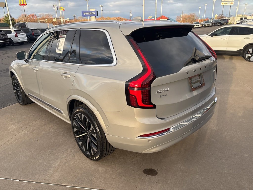 Certified 2025 Volvo XC90 B6 Plus image 9