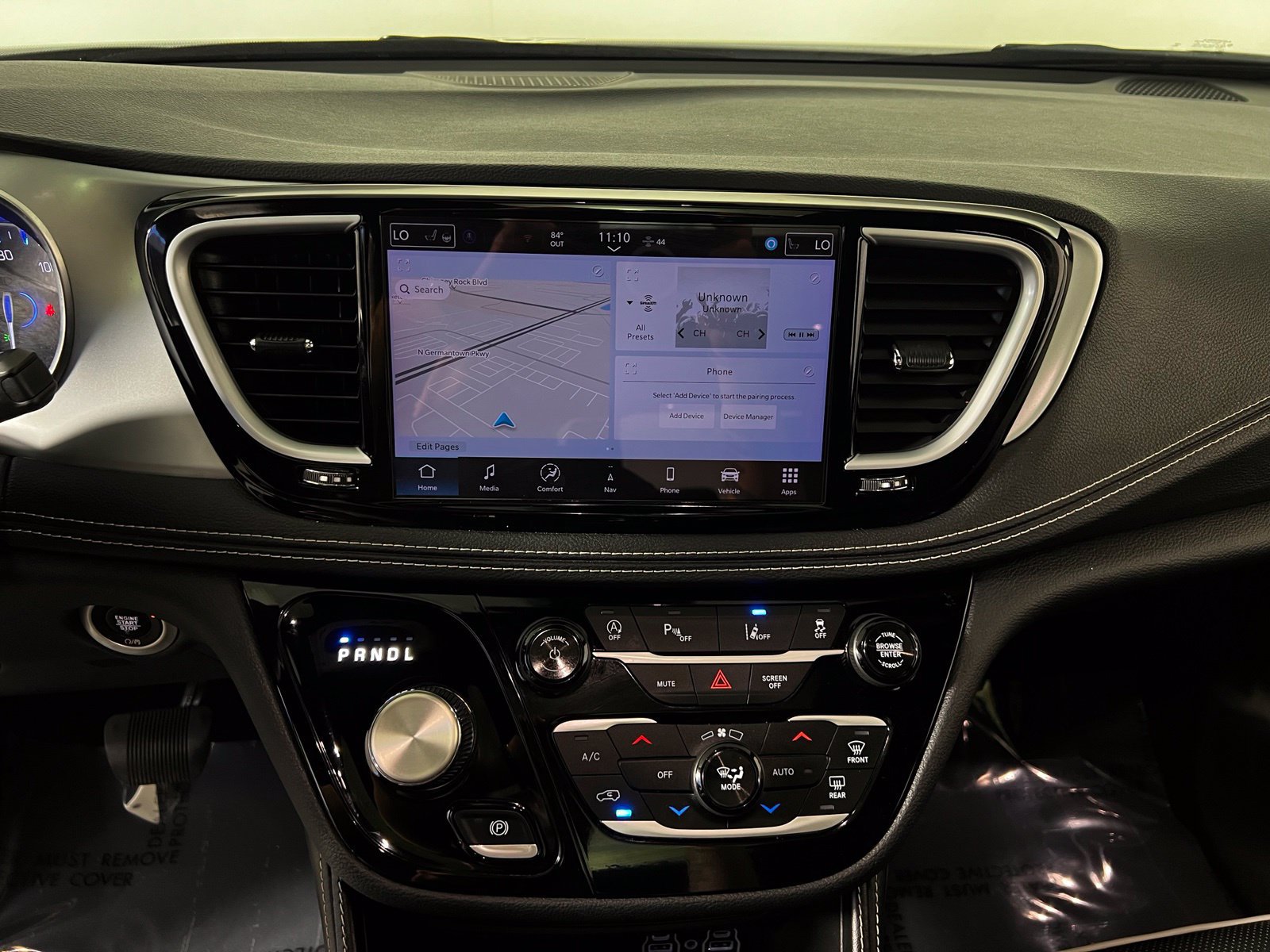 Used 2025 Chrysler Pacifica Limited FWD image 19
