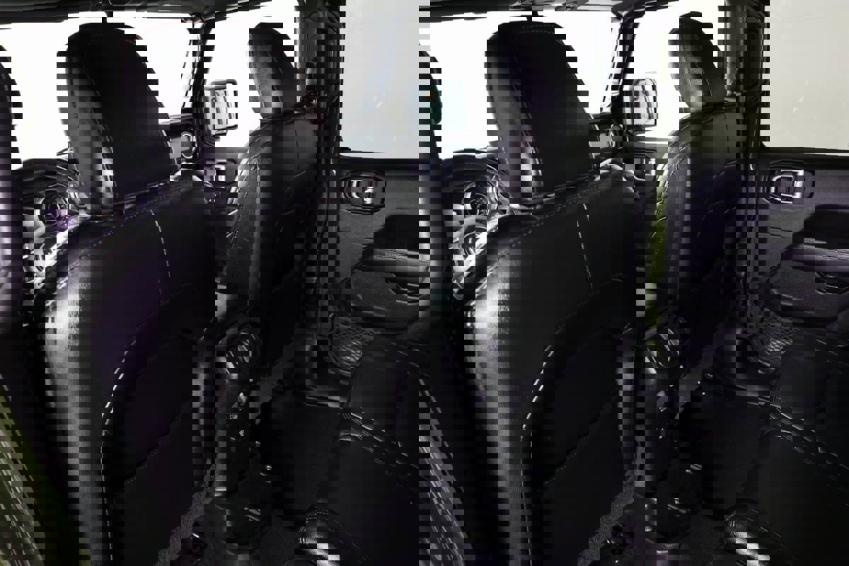 Used 2021 Jeep Wrangler Unlimited Sahara image 32