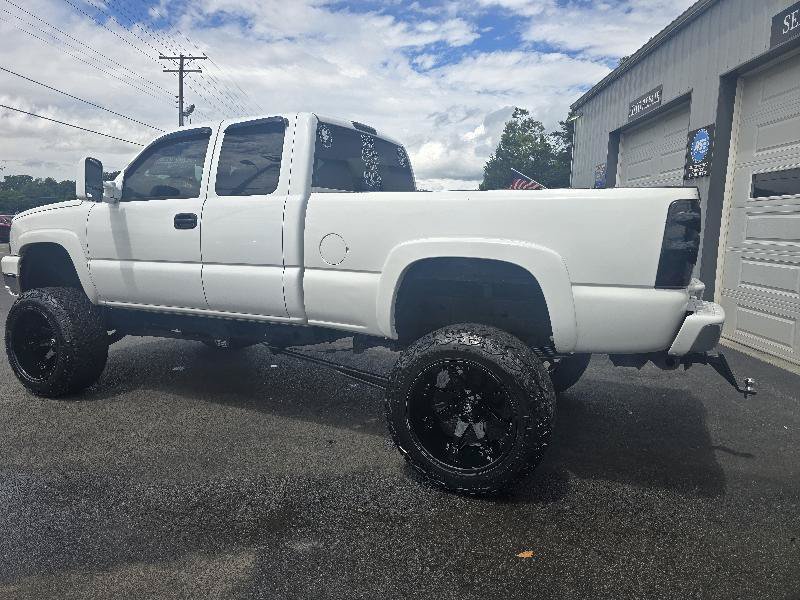 Used 2004 Chevrolet Silverado 2500 LT AWD/4WD image 4