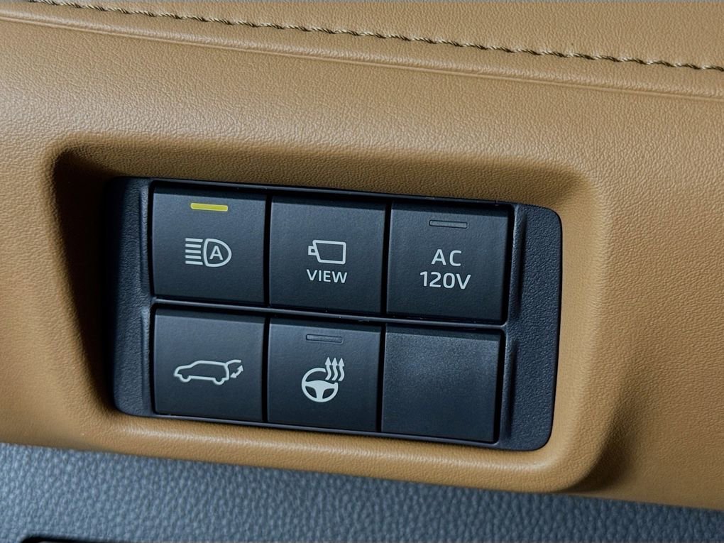 New 2026 Toyota Highlander Platinum AWD/4WD image 14