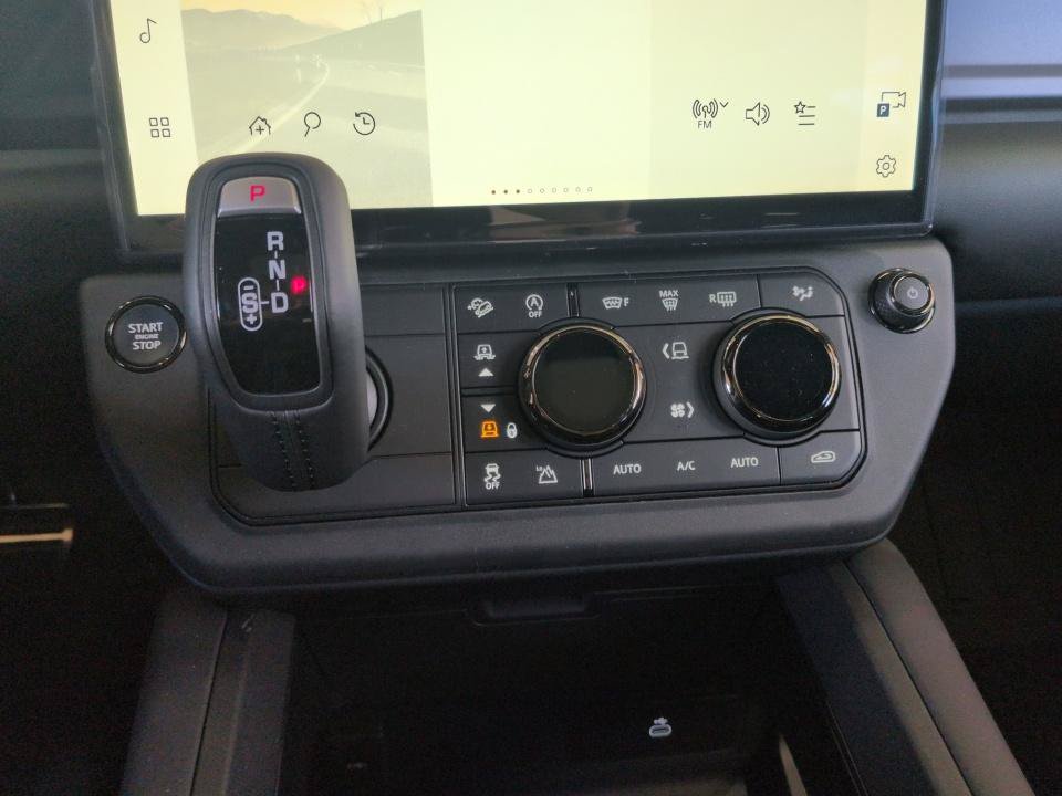 New 2026 Land Rover Defender 110 AWD/4WD image 16
