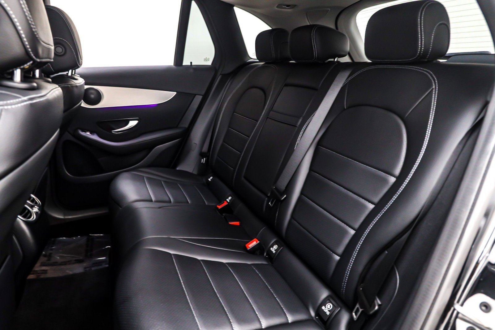 Used 2022 Mercedes-Benz GLC 300 w/ Premium Package Lite image 8