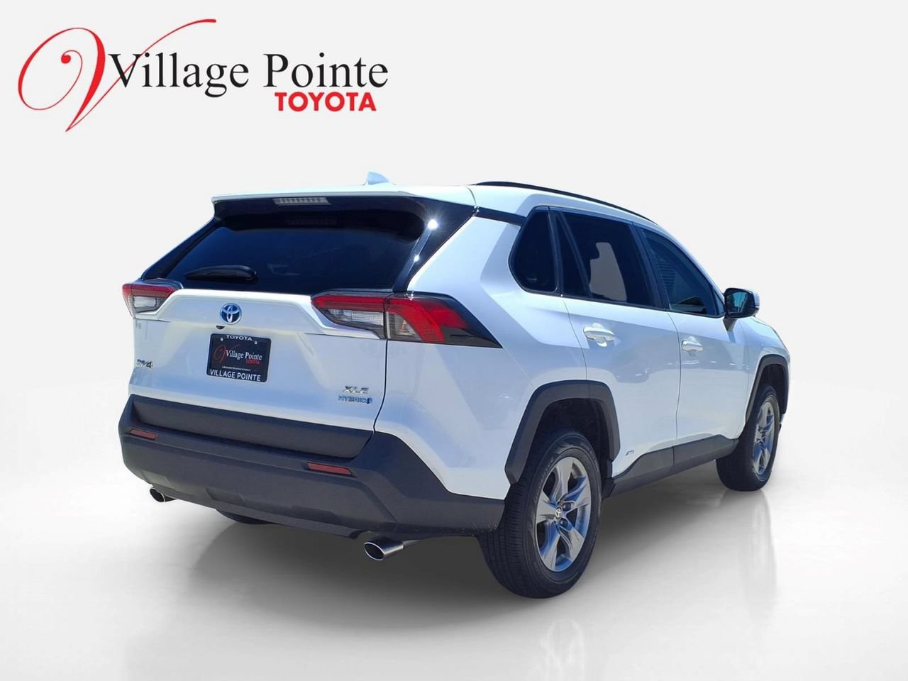 Used 2023 Toyota RAV4 XLE AWD/4WD image 6