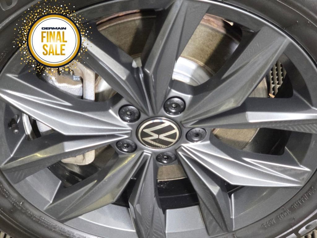 Certified 2024 Volkswagen Tiguan SE image 10