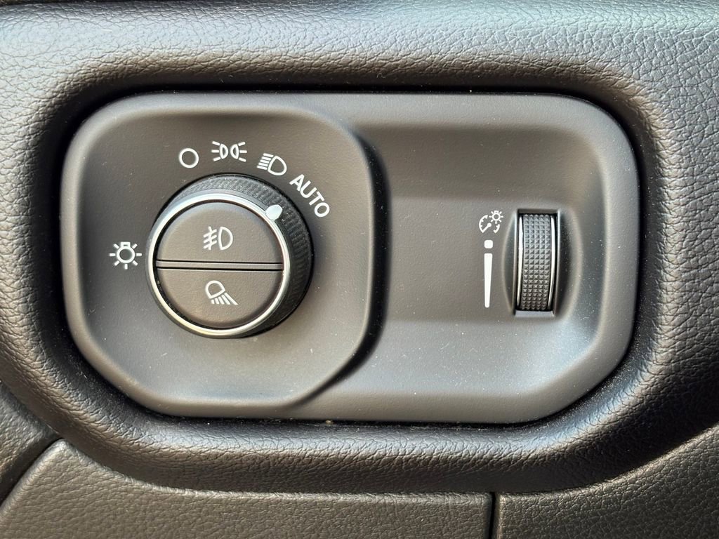 Used 2024 RAM 3500 Big Horn image 22