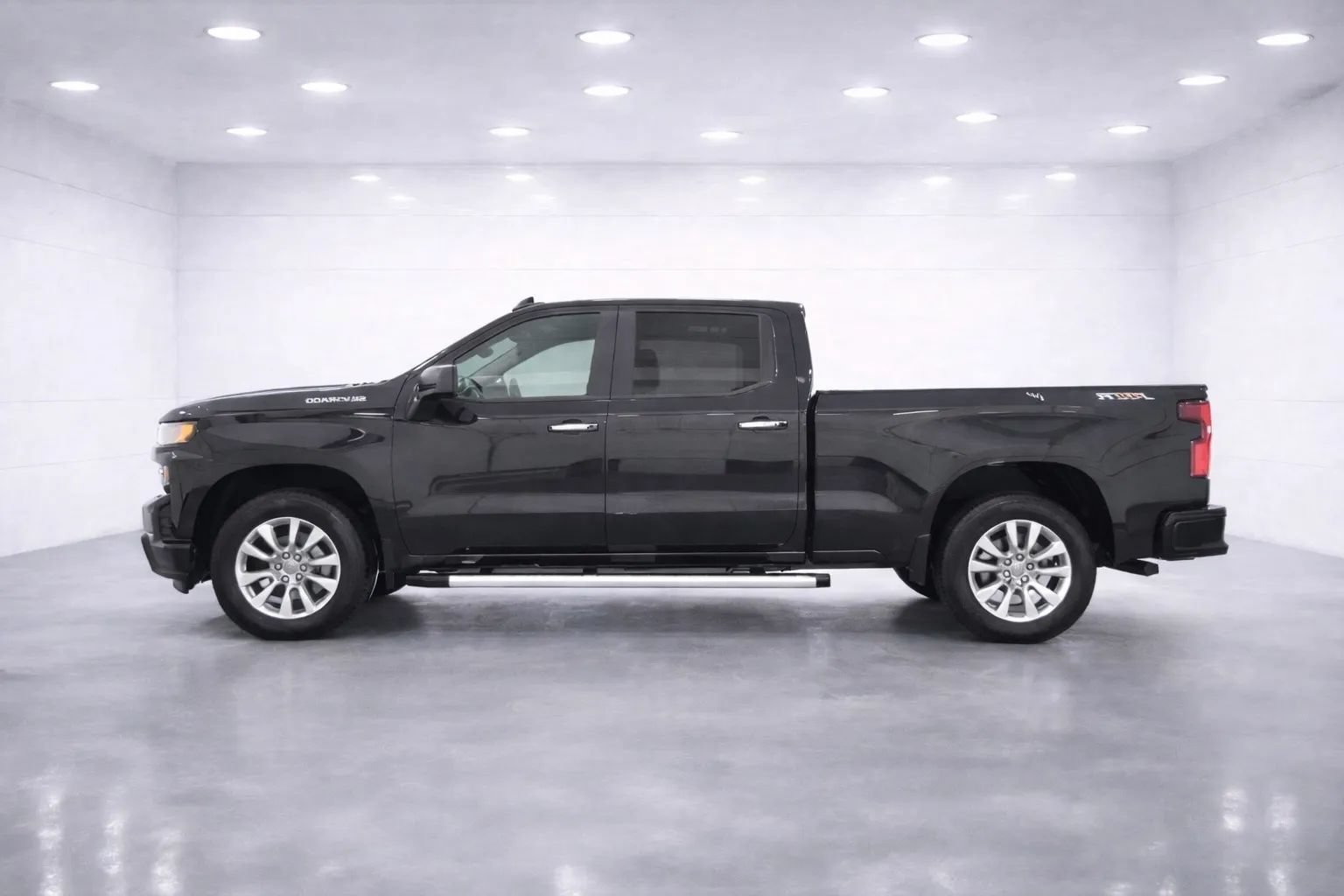 Used 2021 Chevrolet Silverado 1500 Custom AWD/4WD image 2