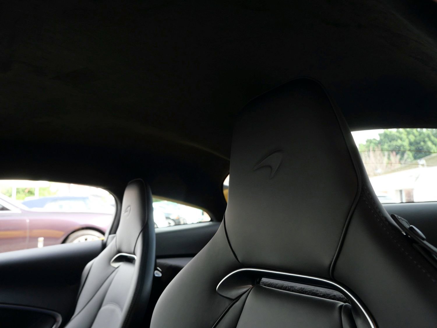 Used 2023 McLaren Artura RWD image 21