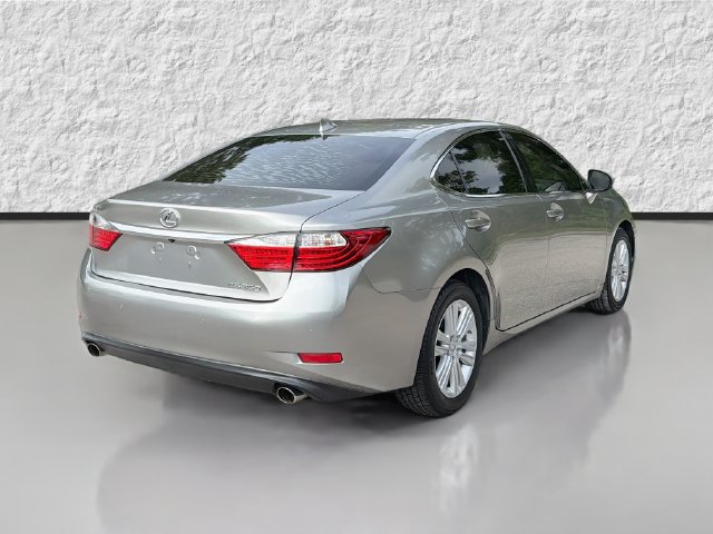Used 2015 Lexus ES 350 w/ Premium Package FWD image 3