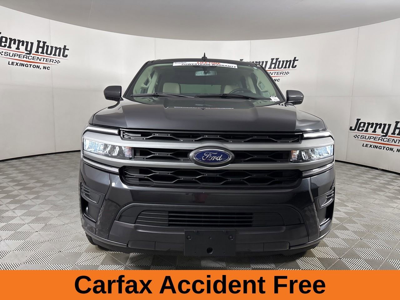 Used 2024 Ford Expedition XLT AWD/4WD image 3